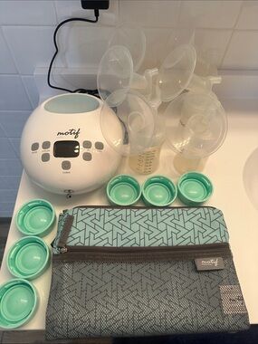 EUC Motif Luna with accessories